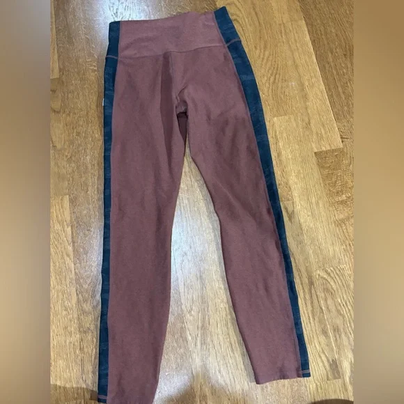 Vuori High-Rise The Rise The Shine Leggings Sz Sm Rust and Black Heathered Camo - Picture 9 of 12